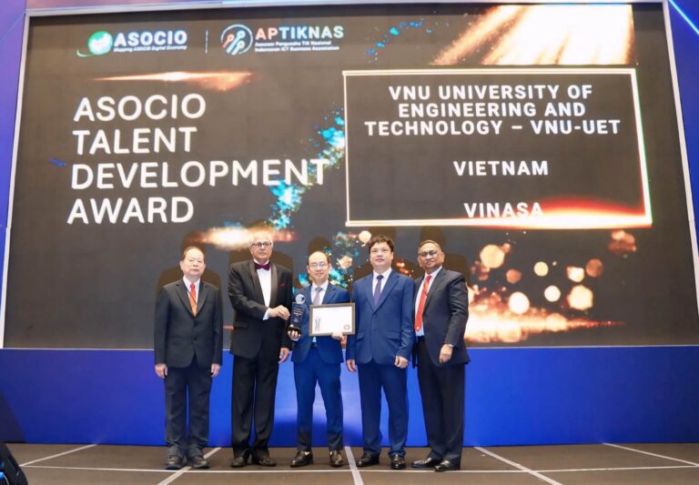 Trường Đại học Công nghệ, Đại học Quốc gia Hà Nội được vinh danh tại Giải thưởng Số và AI ASOCIO 2026